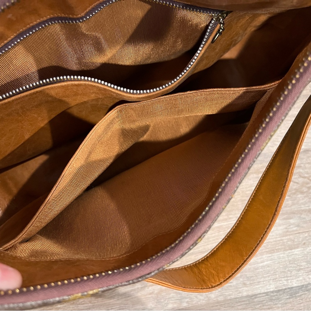 Authentic Louis Vuitton Monogram Shoulder Bag in Brown and Tan - Picture 4 of 15